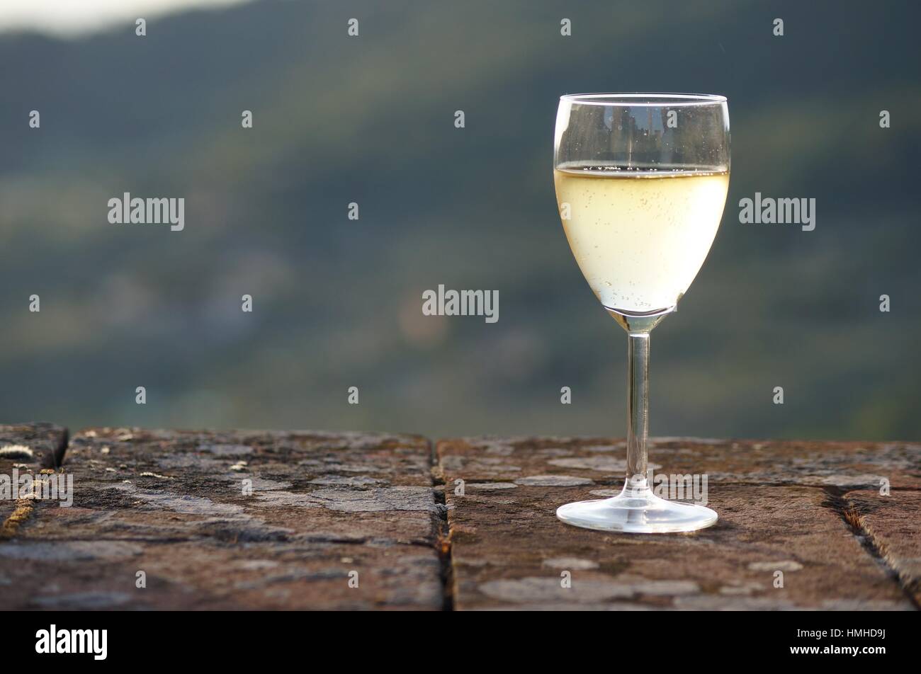 Un bicchiere di vino in Toscana Foto Stock