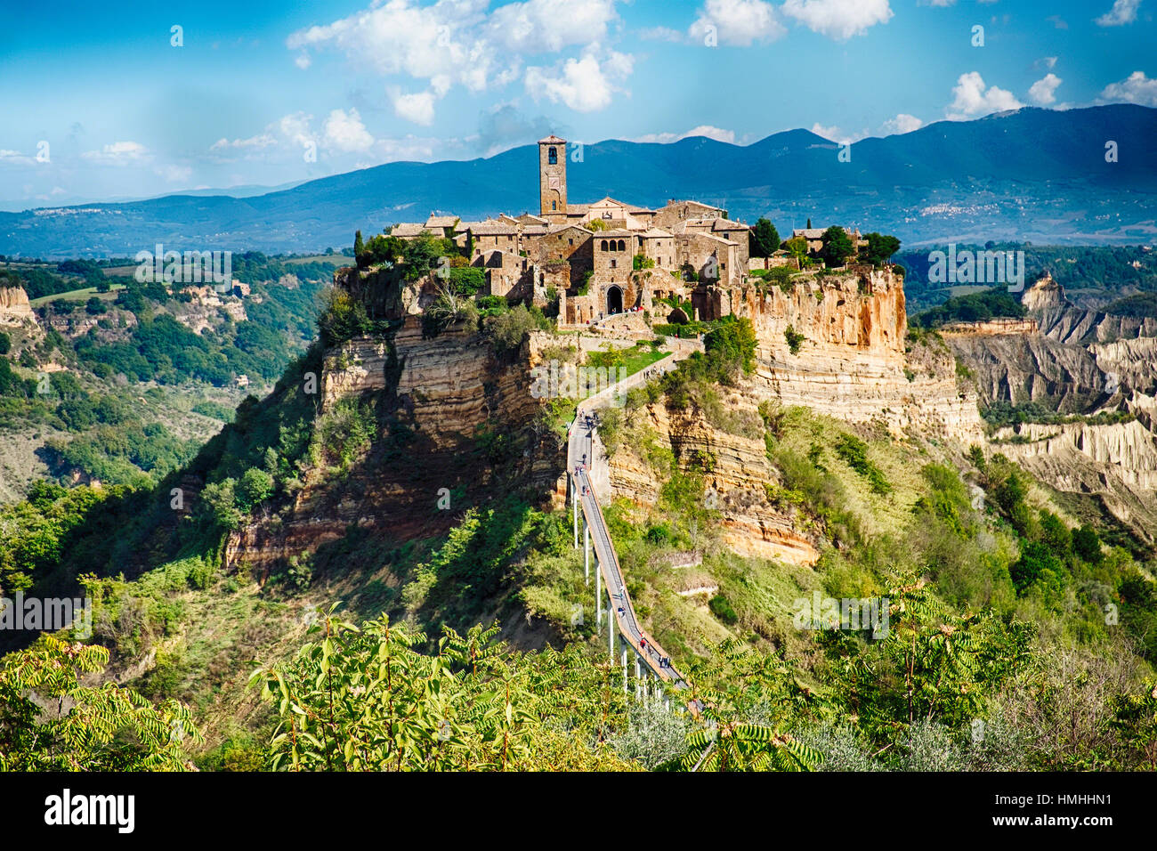 Vista panoramica di un antico Hill Top Town, Civita di Bagnoregio, Umbria, Italia Foto Stock