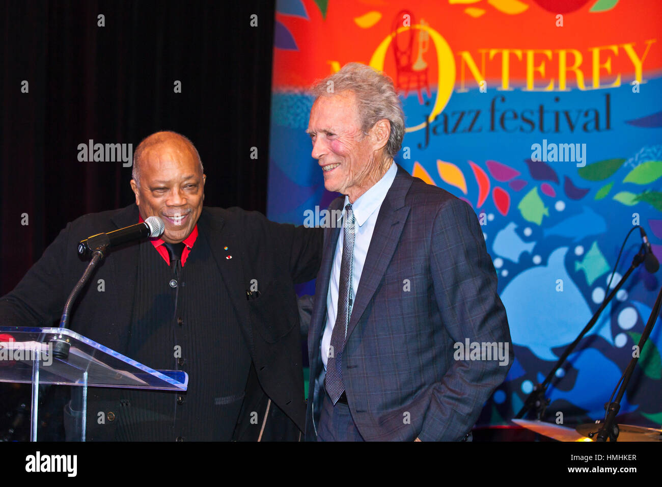 QUINCY JONES con Clint Eastwood in occasione della cena di gala e la leggenda del jazz cerimonia di premiazione della 59a MONTEREY JAZZ FESTIVAL - Monterey, California Foto Stock