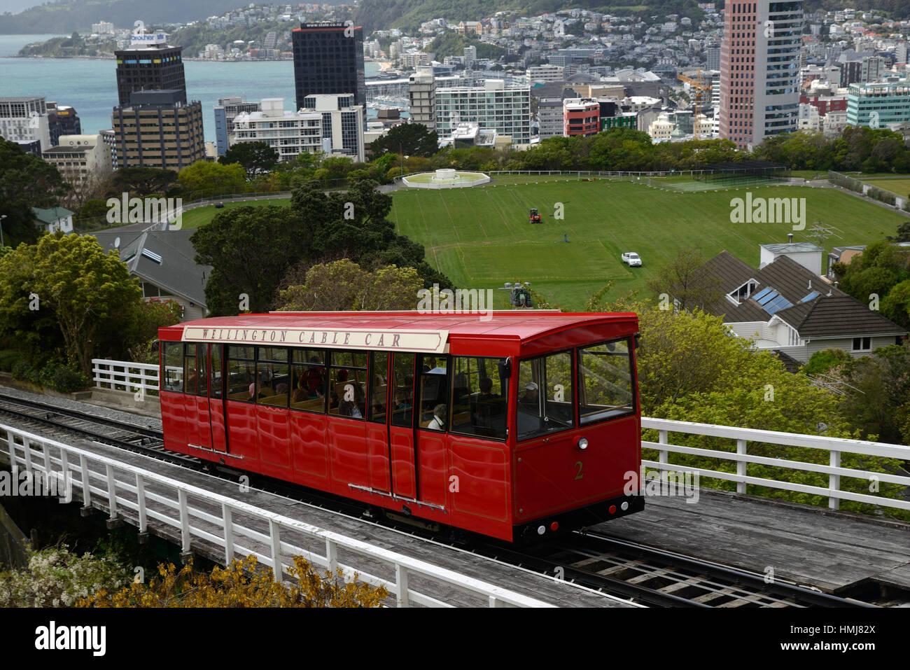 WELLINGTON, Nuova Zelanda, 19 ottobre 2016: la funivia inizia la sua discesa a Wellington, Nuova Zelanda il 19 ottobre 2016. Foto Stock