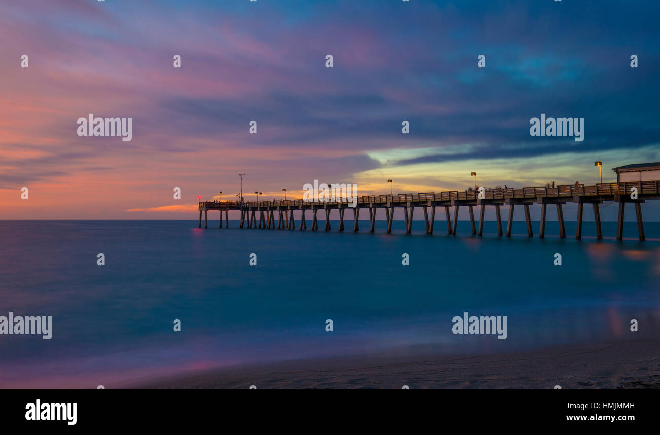 Tramonto sul Golfo del Messico a Venezia Pier a Venezia Florida Foto Stock