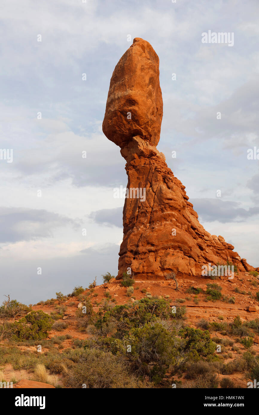 Equilibrato Rock, rock formazione, Arches National Park, Utah, Stati Uniti d'America Foto Stock