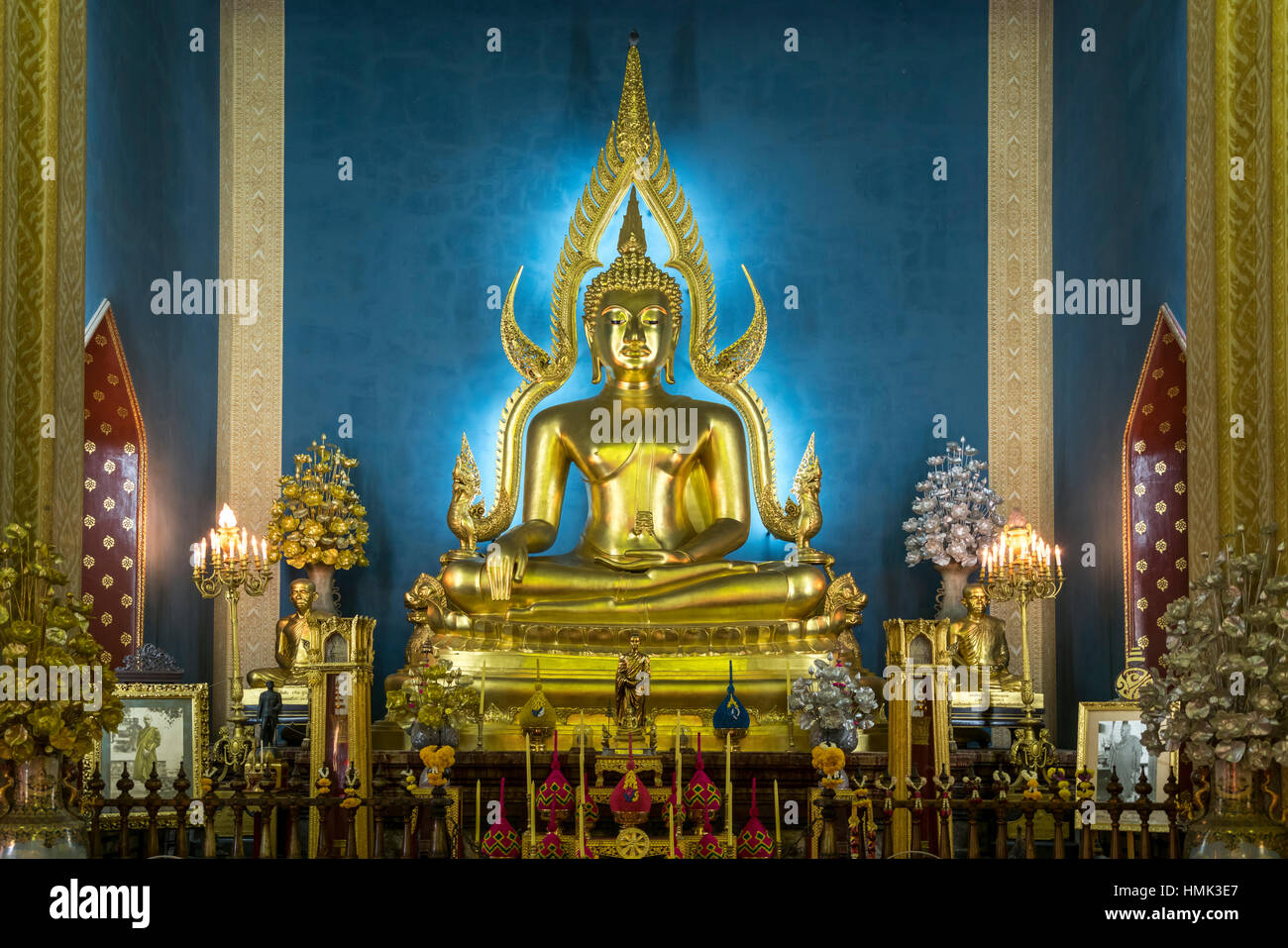 Statua del Buddha Phra Phutthachinnarat, marmo tempio Wat Benchamabophit, Bangkok, Thailandia Foto Stock