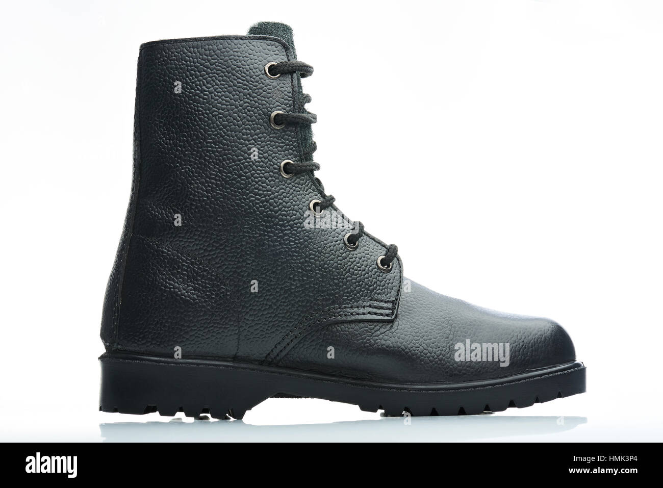Pelle testurizzata uomini neri boot vista laterale lo stile del catalogo Foto Stock