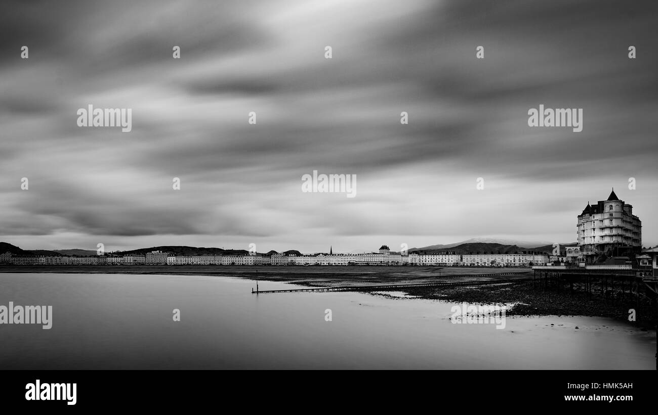 Llandudno è una località balneare, della città e della comunità a Conwy County Borough, Galles, situato sulla penisola Creuddyn che sporge nel Mare d'Irlanda Foto Stock