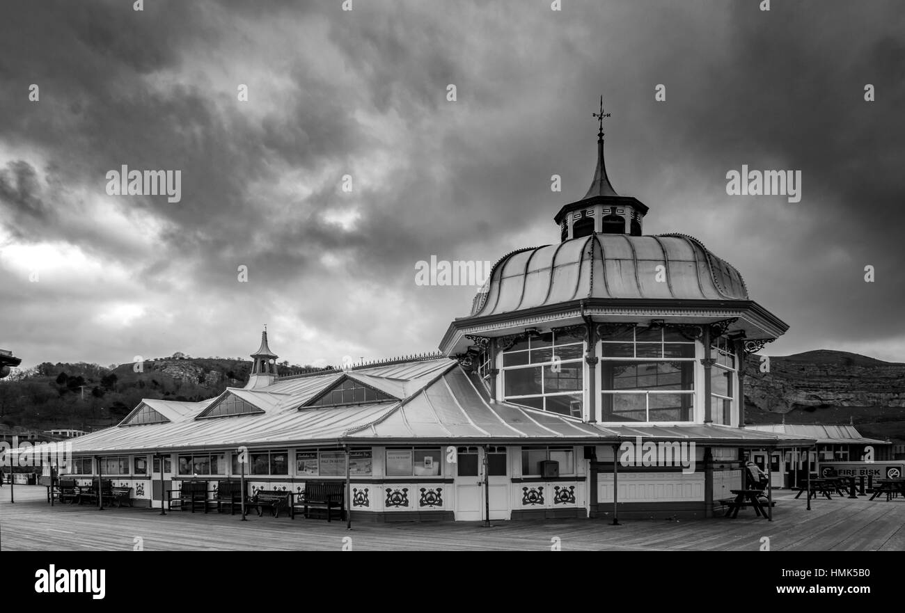 Llandudno è una località balneare, della città e della comunità a Conwy County Borough, Galles, situato sulla penisola Creuddyn che sporge nel Mare d'Irlanda Foto Stock