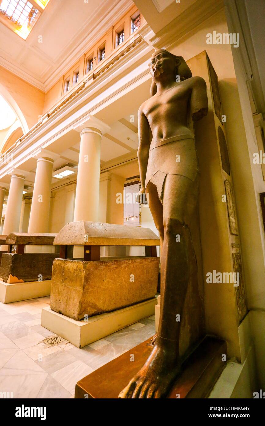 Civiltà egizia, statua del re. Il Cairo, Museo Egizio Foto Stock