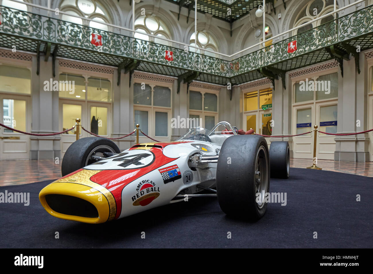 Una replica Lola T90 Ford pilotata da Graham Hill al luppolo in Exchange. Foto Stock