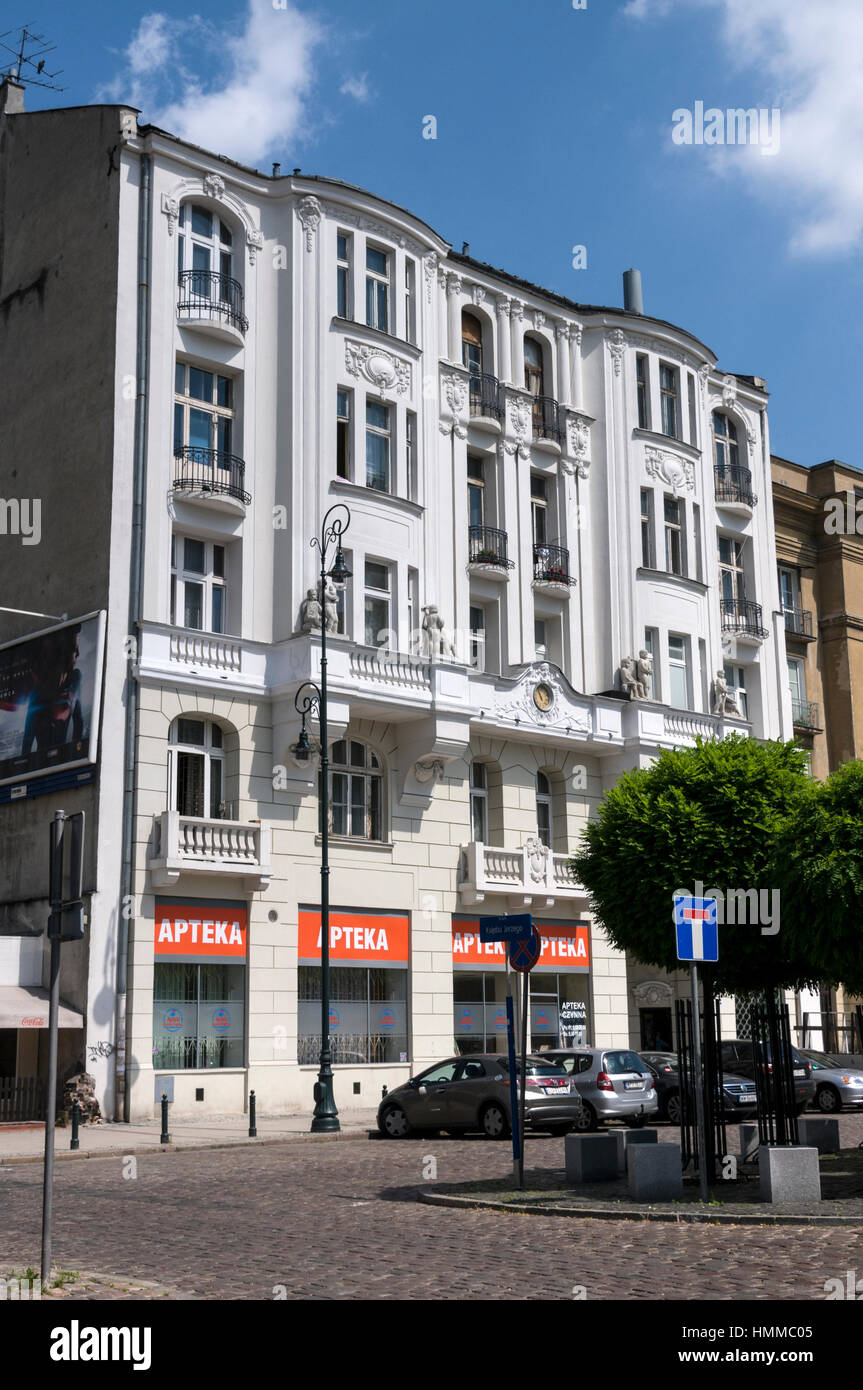 Il presidente della comunità ebraica ,Adam Czernaikow vissuto durante l occupazione nazista della Polonia è chiamato 'sotto il Clock ' Tenement House in Chlod Foto Stock