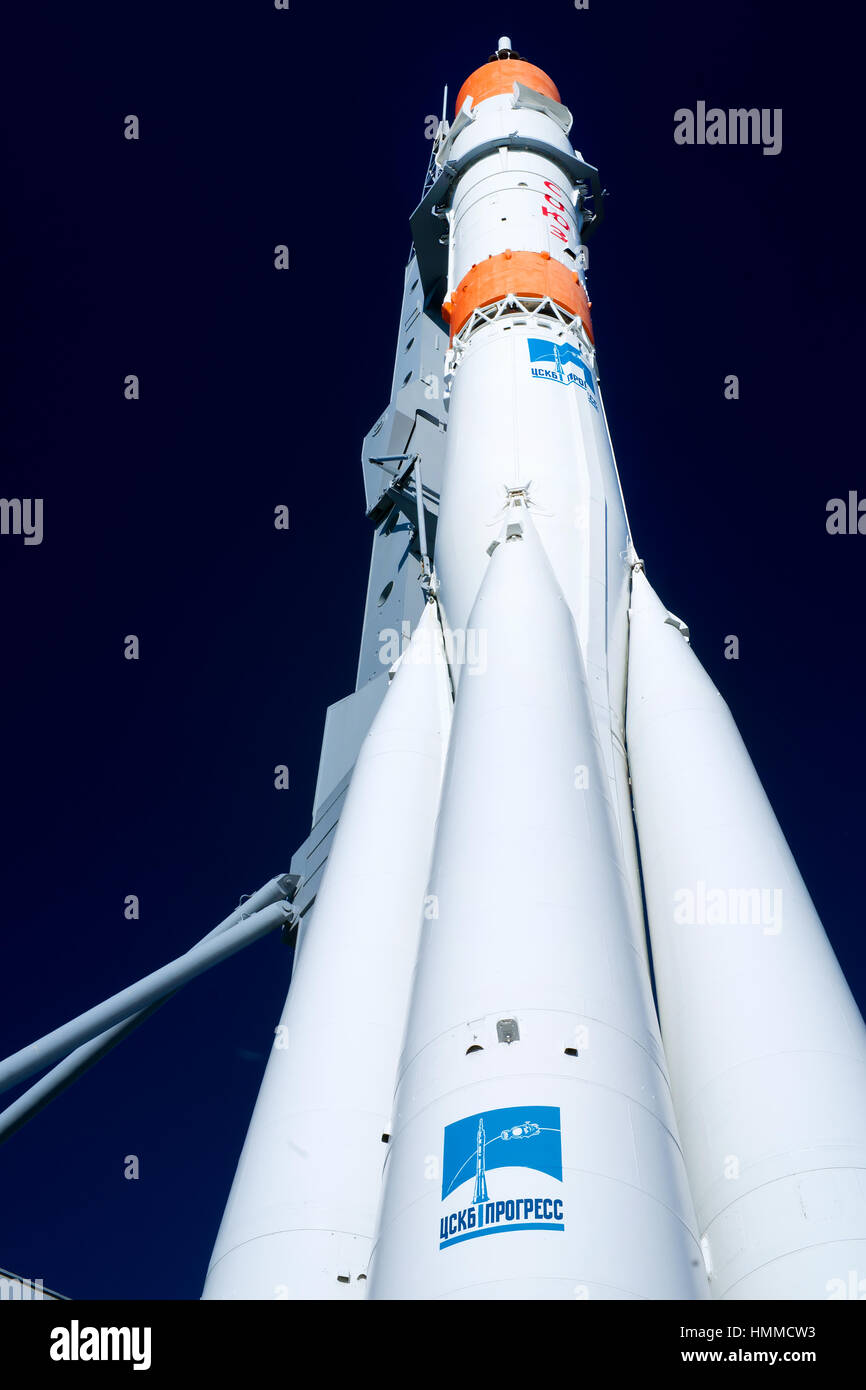 SAMARA, Russia - 10 giugno 2016 - razzo Soyuz contro il cielo scuro Foto Stock