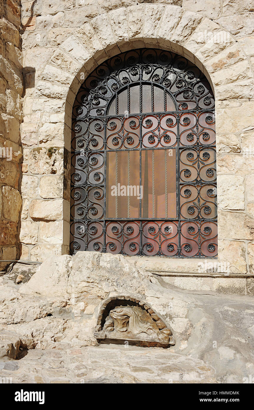 La scultura di gridare Cristo in una nicchia di pietra nel giardino del Getsemani Foto Stock