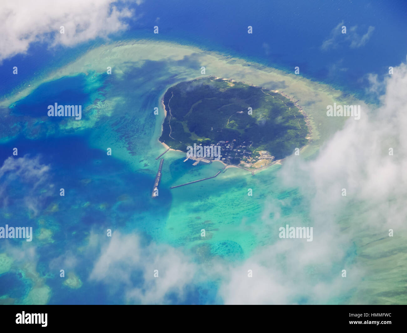 Hatoma isola è un southern elevata barriera corallina isola del Giappone. Esso appartiene alle isole Yaeyama gruppo di Okinawa. Foto Stock