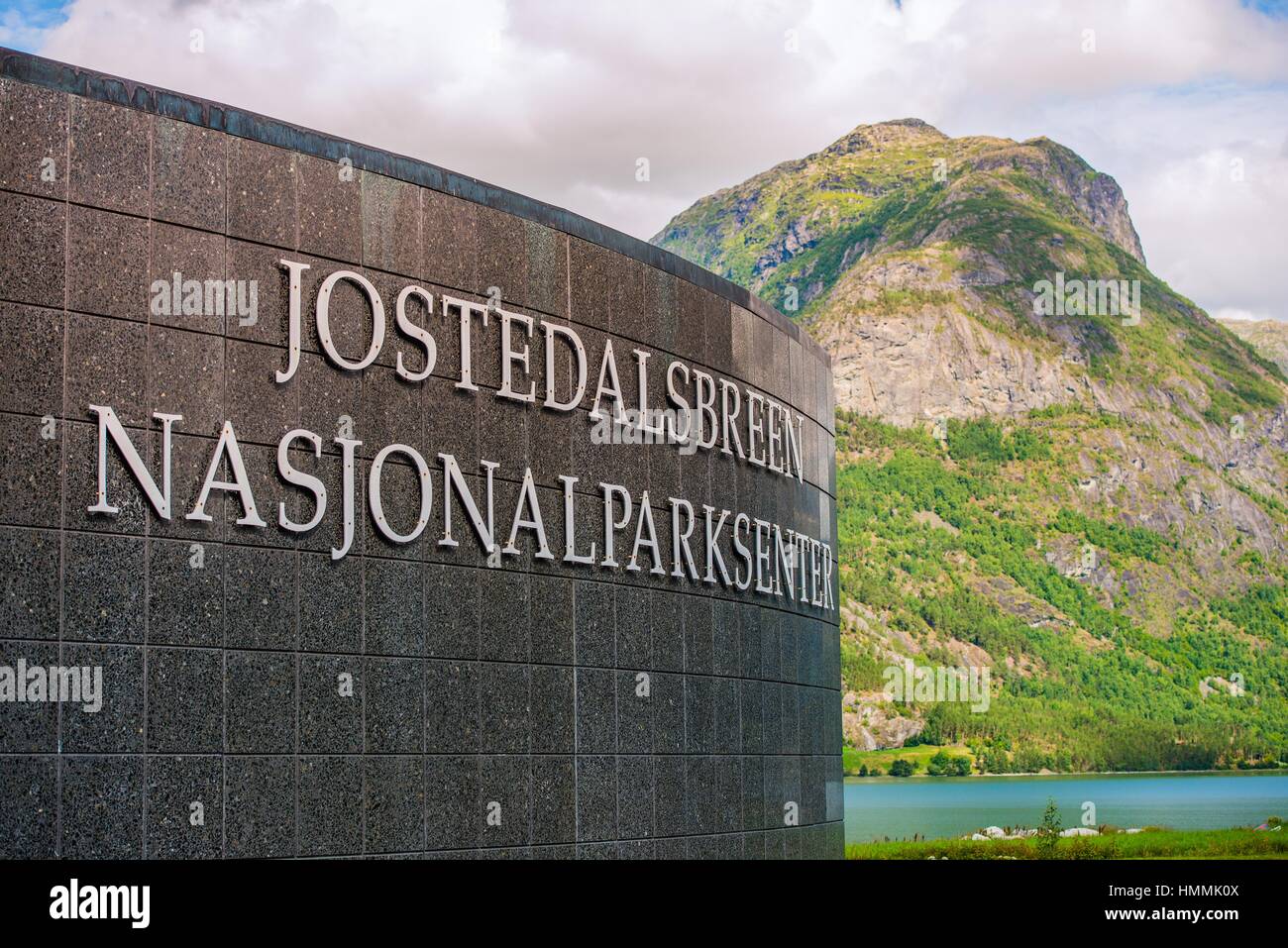 Jostedalsbreen parco nazionale in Norvegia. Il parco si estende nei comuni di lucentezza, Balestrand, JÃ'lster, Sogndal, Gloppen, FÃ'rde e Stryn, Norw Foto Stock