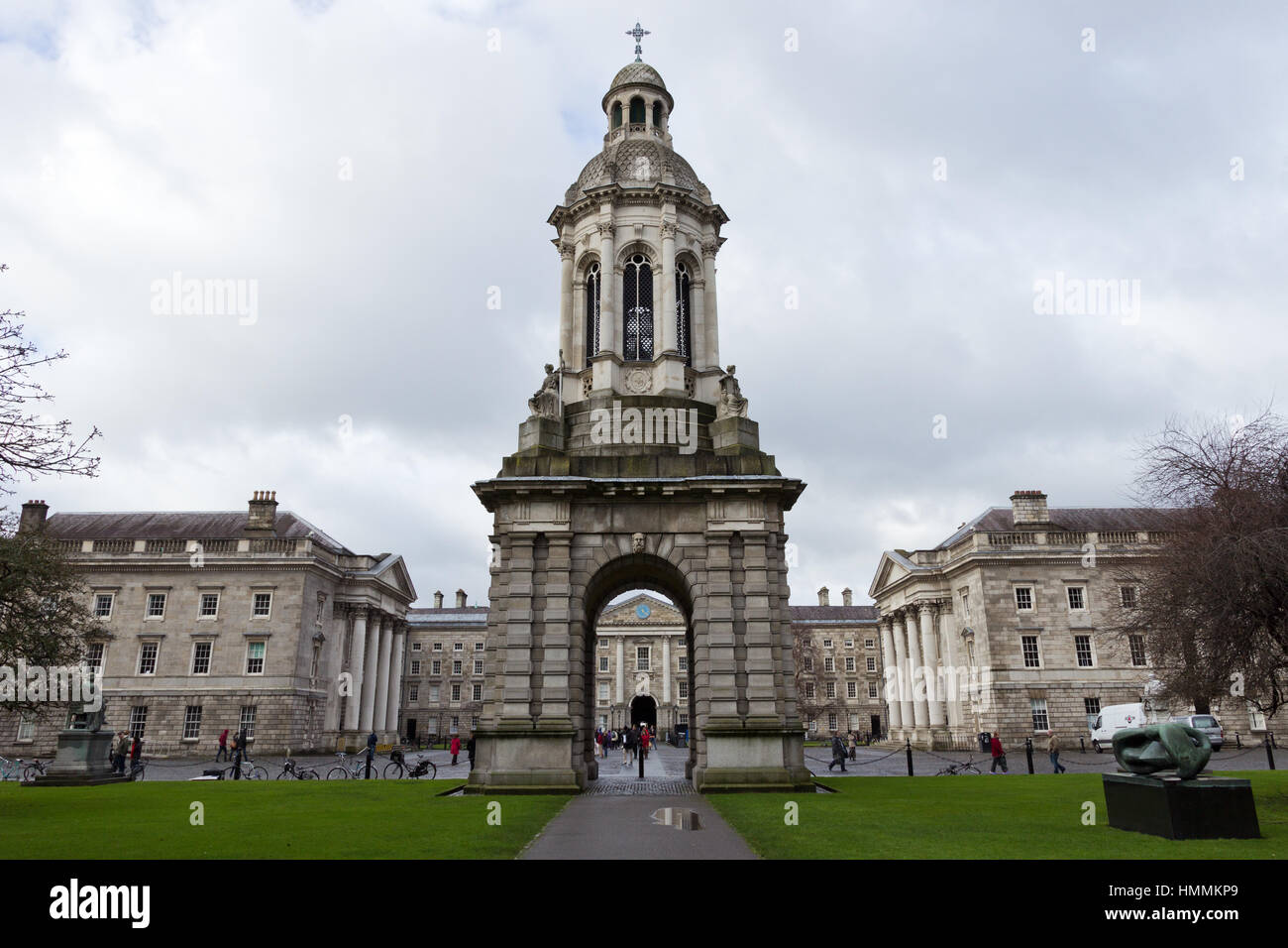 Torre Campanaria nel cortile del Trinity College Foto Stock