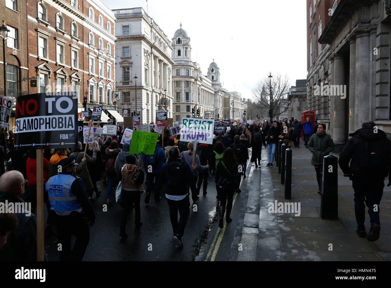 Londra, Regno Unito. 4 febbraio 2017. Arrestare Trump musulmana di credito Ban: Brian Southam/Alamy Live News Foto Stock