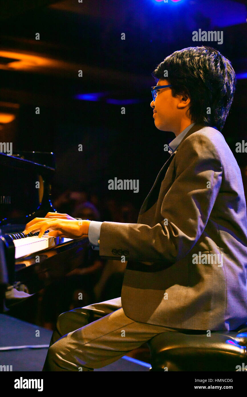 JOEY ALEXANDER da Bali suona il pianoforte in occasione della cena di gala della 59a MONTEREY JAZZ FESTIVAL - Monterey, California Foto Stock