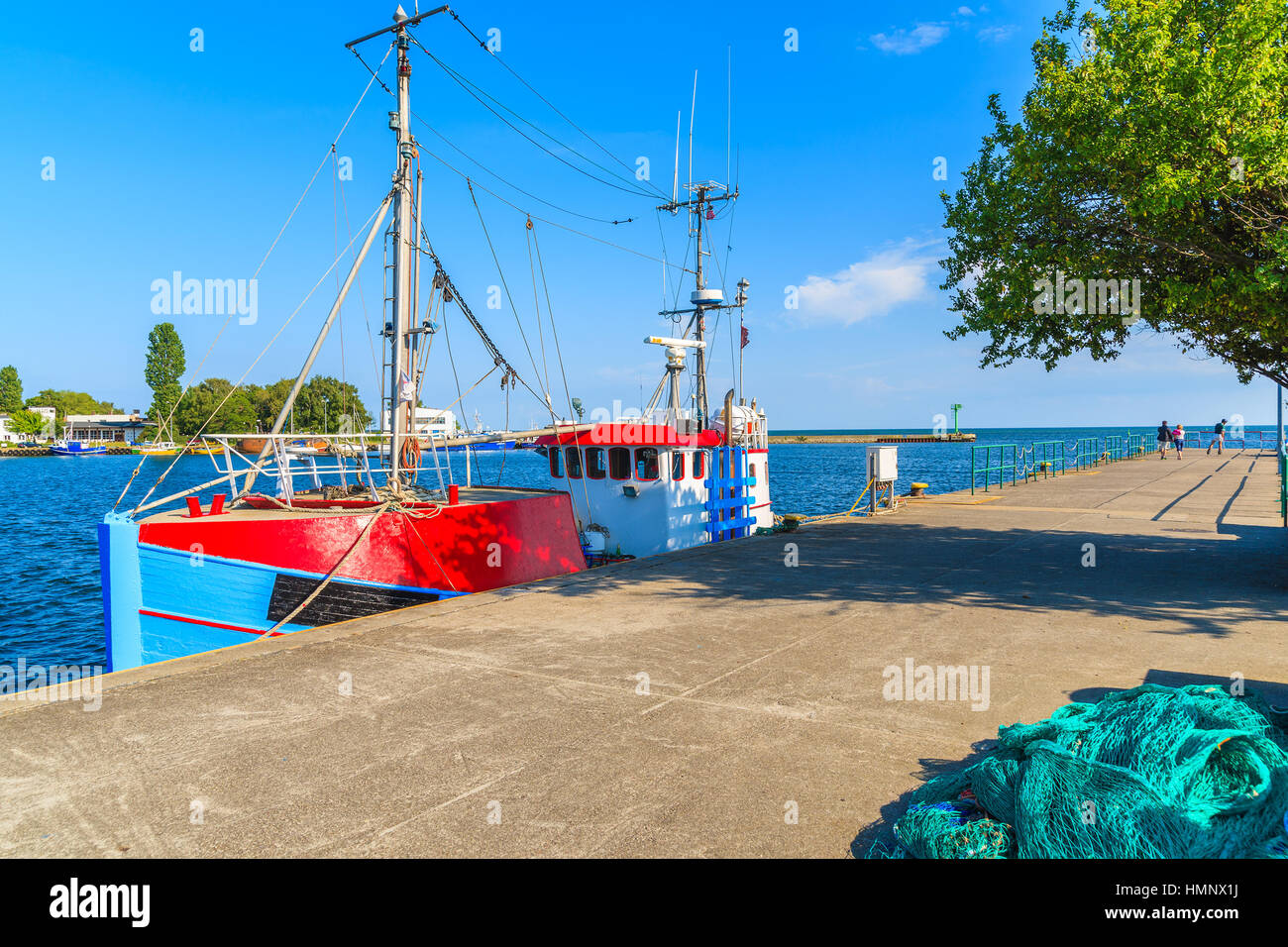 La pesca tradizionale ancoraggio barche nel porto Jastarnia su soleggiate giornate estive, penisola di Hel, Mar Baltico, Polonia Foto Stock