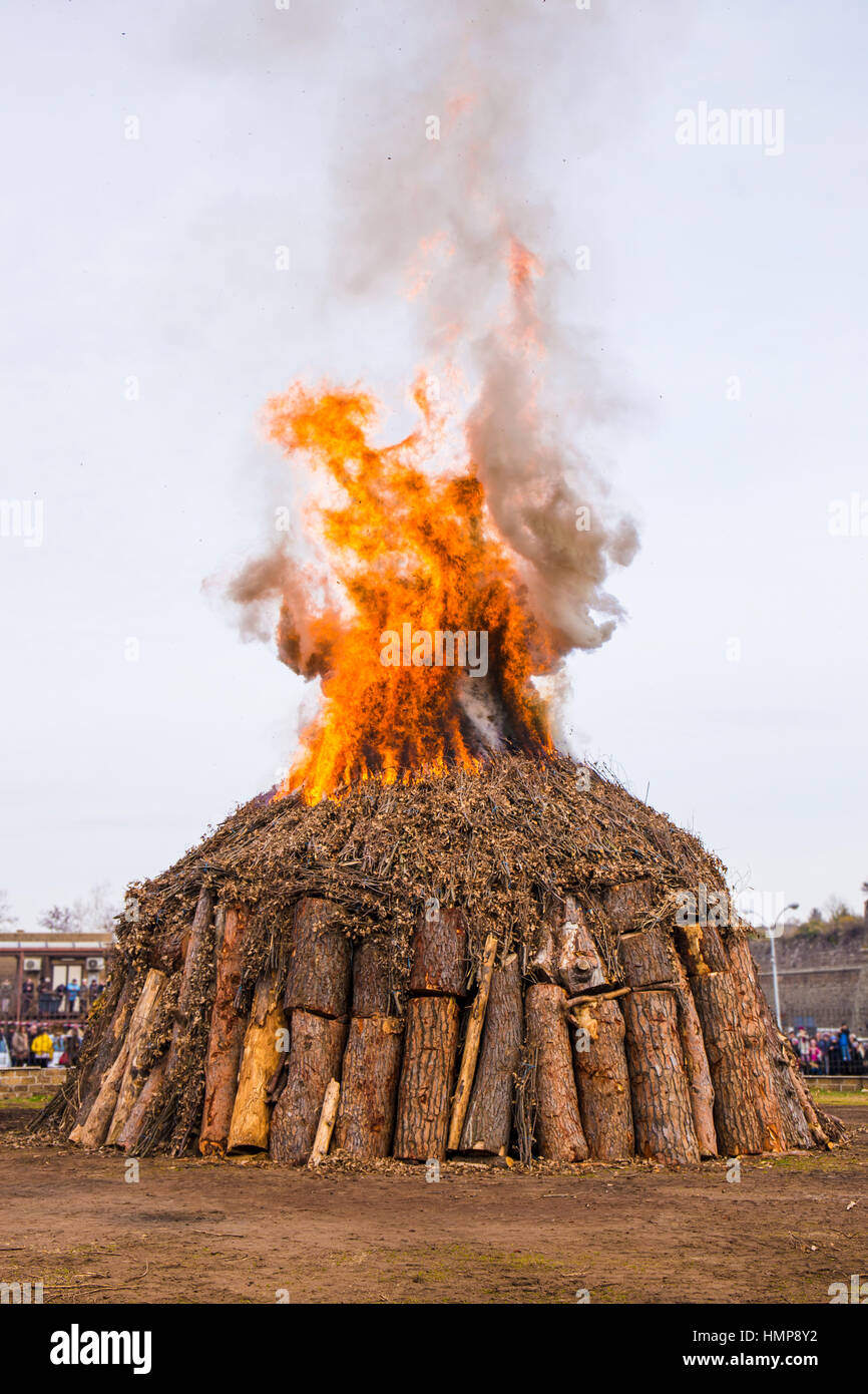 Incendio al festival italiano nel comune di Nepi, in Viterbo in Italia. Foto Stock