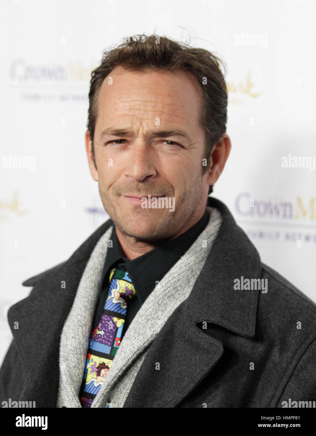 Luke Perry arriva l'Hallmark Channel e Hallmark Movie Channel Inverno 2013 premere di gala del 4 gennaio 2013, a Pasadena, in California. Foto di Francesco Specker Foto Stock