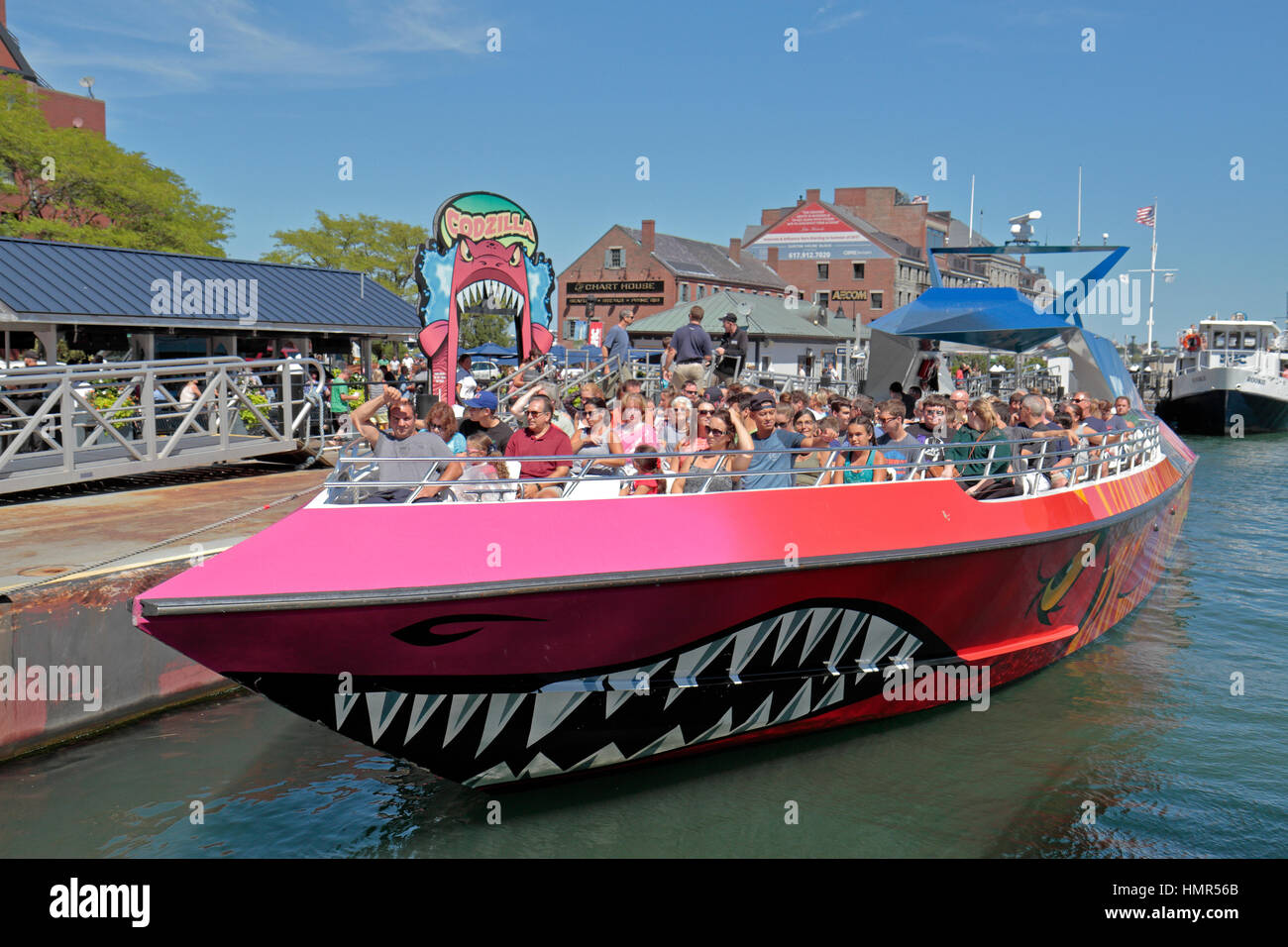 Codzilla, uno stato della tecnica a getto di acqua la barca turistica accanto a Long Wharf, nel porto di Boston, Boston, Massachusetts, Stati Uniti. Foto Stock