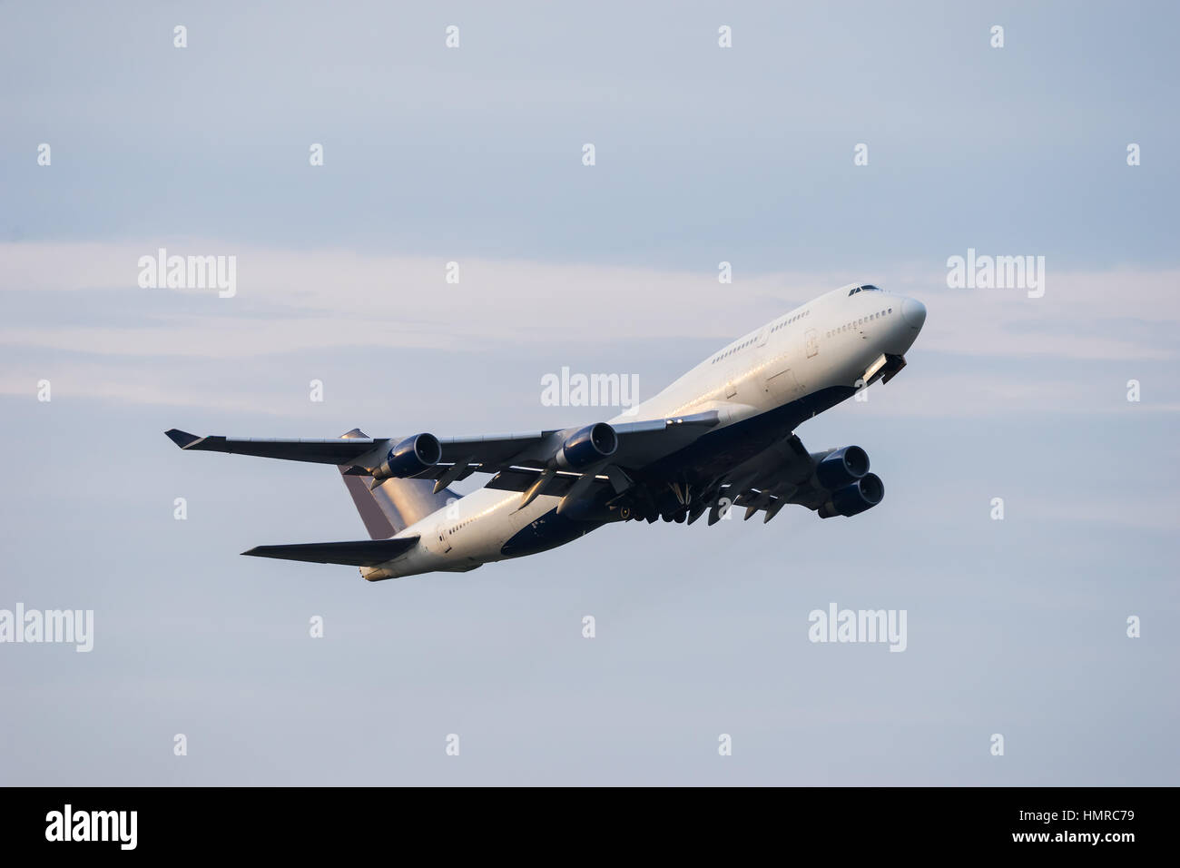 Boeing 747-8 decollo dall'aeroporto. Foto Stock