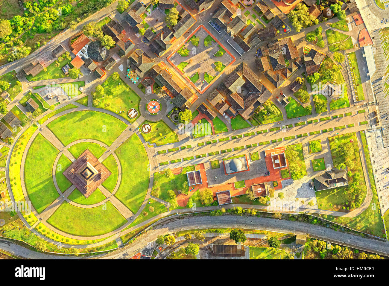 Città Mitad del Mundo Centro del Mondo Village Vista aerea del complesso nella capitale Quito in Ecuador Foto Stock