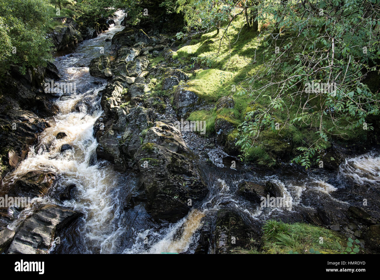Cascata sul Afon Ystwyth vicino Cwmystwyth, Ceredigion, Galles Foto Stock