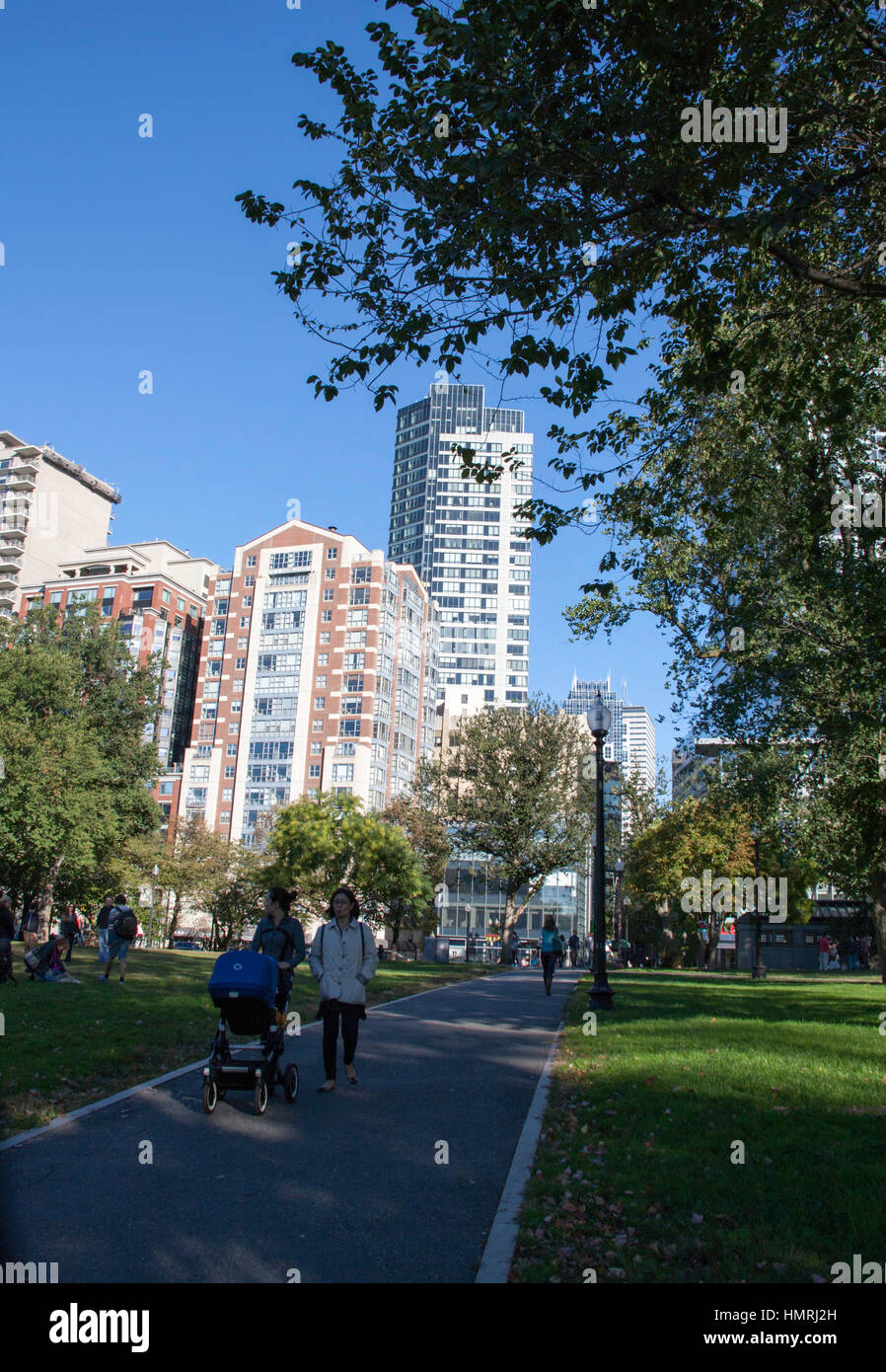 Edifici per uffici e appartamenti con vista sul Boston Common Boston Massachusetts New England USA Foto Stock