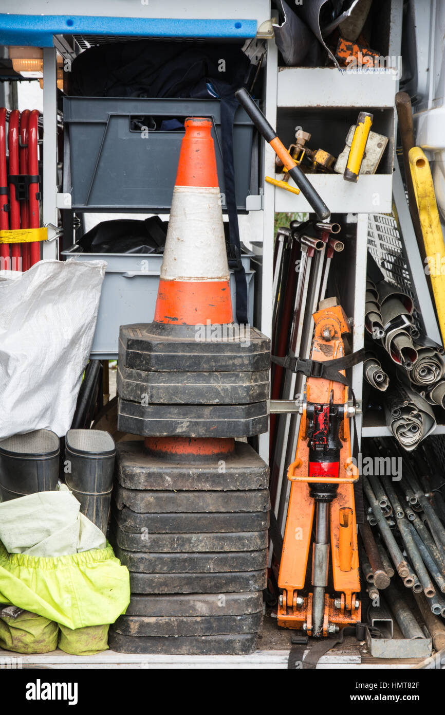 BT Openreach ingegnere strettamente impaccata officina mobile Foto Stock