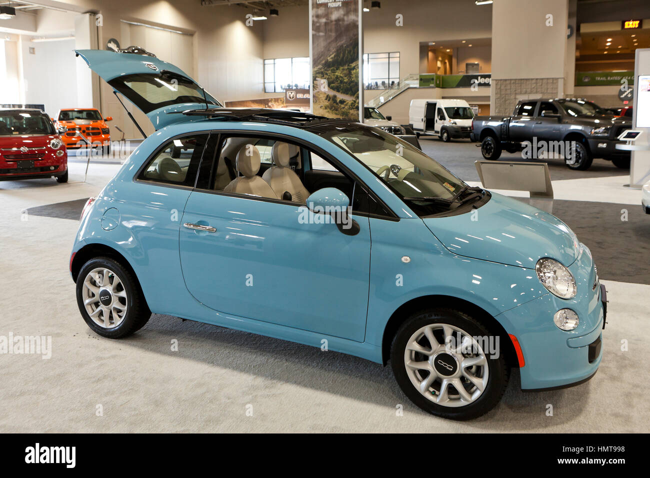 2017 Fiat 500 sul display a Washington Auto Show - Washington DC, Stati Uniti d'America Foto Stock