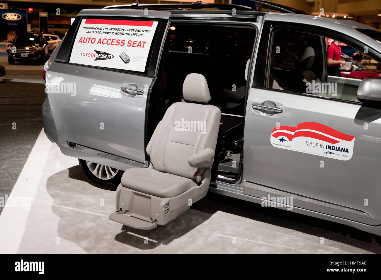 Toyota mobilità Accesso automatico sedile in Sienna minivan display a 2017 Washington Auto Show - Washington DC, Stati Uniti d'America Foto Stock