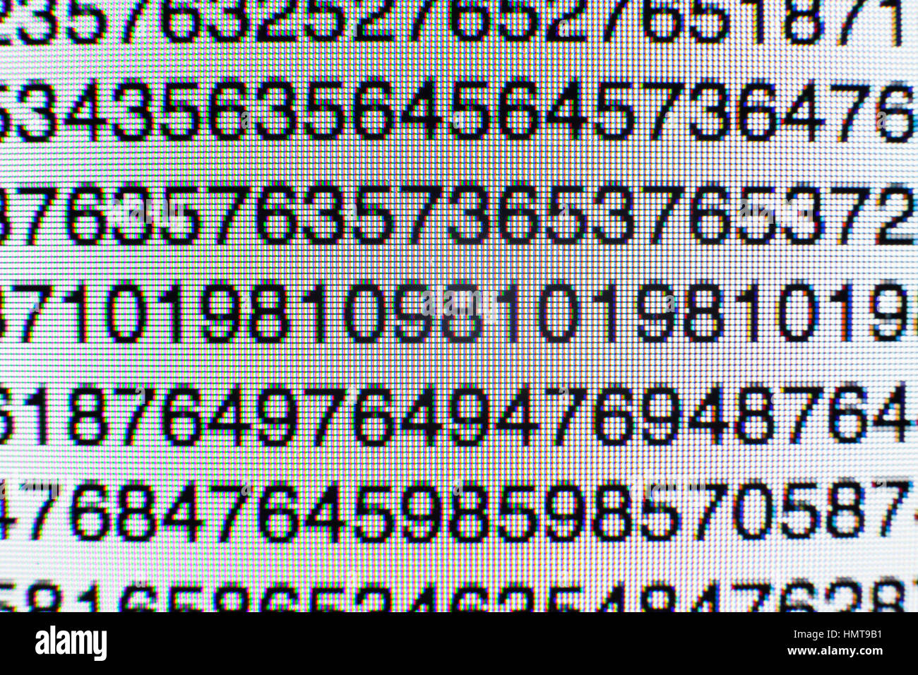 I numeri sullo schermo di un computer temi del testo dei dati numeri di codifica Foto Stock
