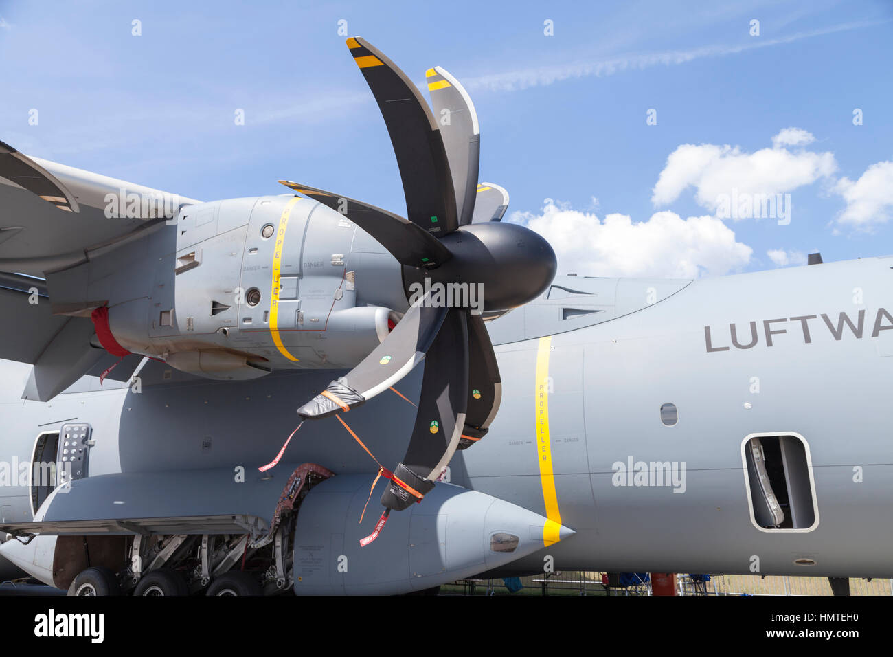 Berlino / GERMANIA - Giugno 3, 2016: tedesco Airbus A 400 m motore ad elica. La Airbus A400M è un multi-nazionale, a quattro motori a turboelica traspor militare Foto Stock
