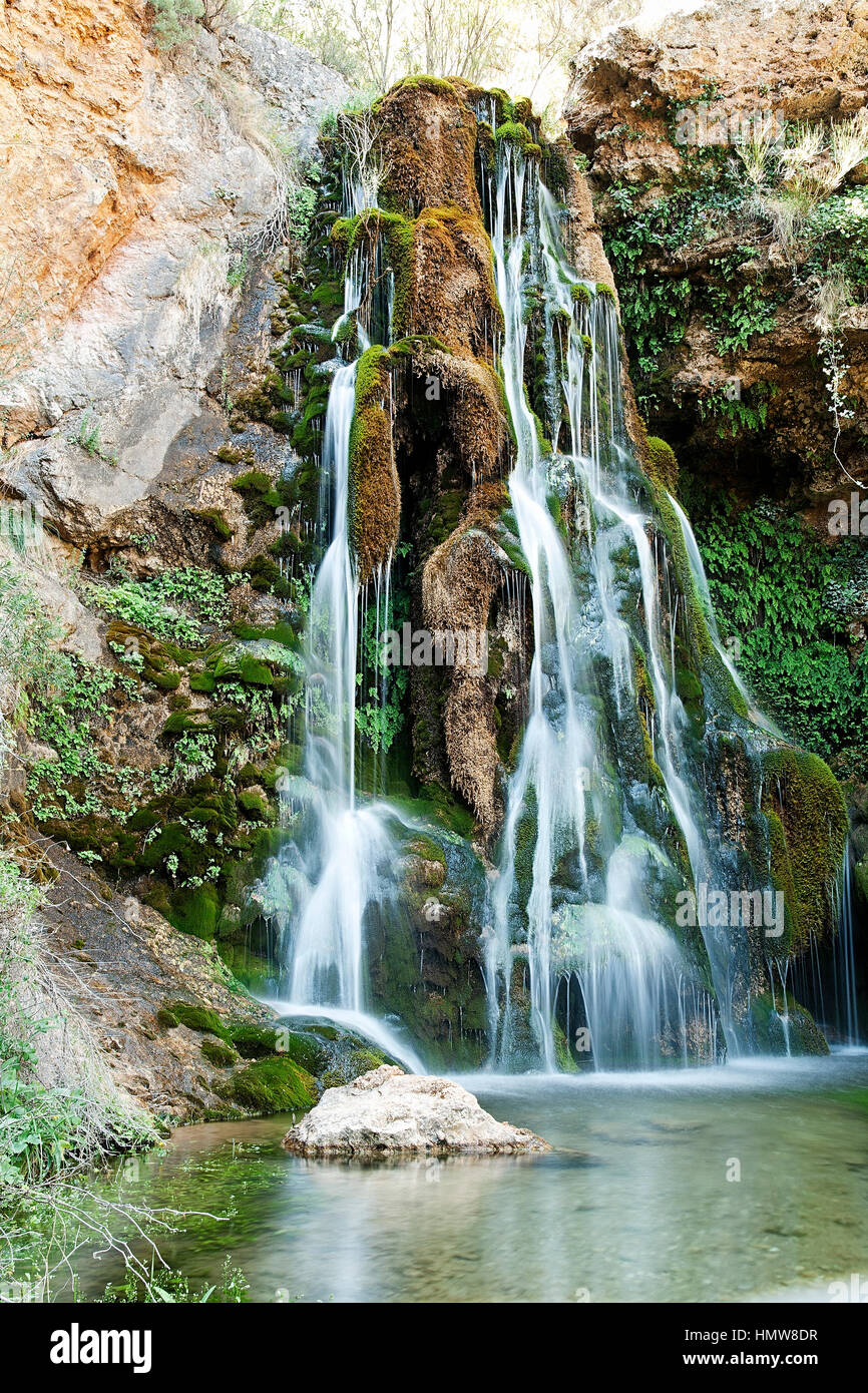 Cascata in Bogarra, chiamato Batán di Bogarra nella provincia di Albacete, Spagna. Foto Stock