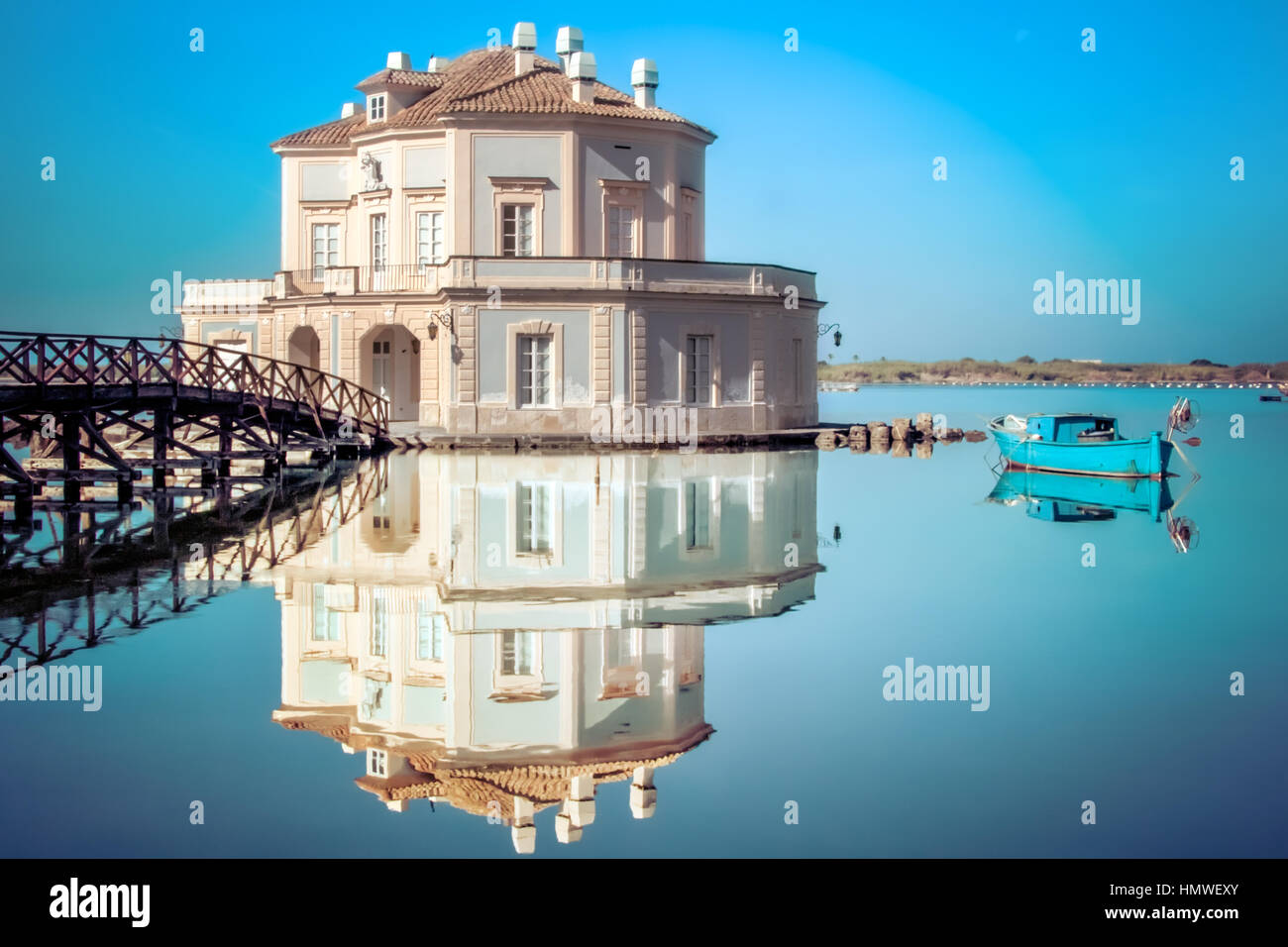 Lago Fusaro la Casina Vanvitelliana vicino a Napoli, Italia prese nel mese di ottobre 2012. Foto Stock