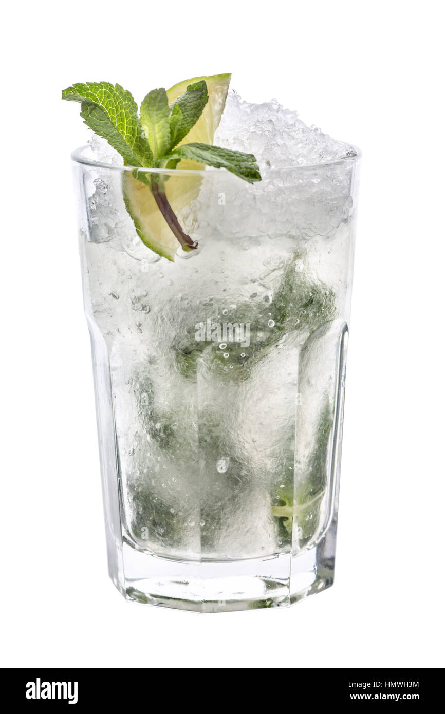 Il Mojito limonata isolare il crash di acqua Foto Stock