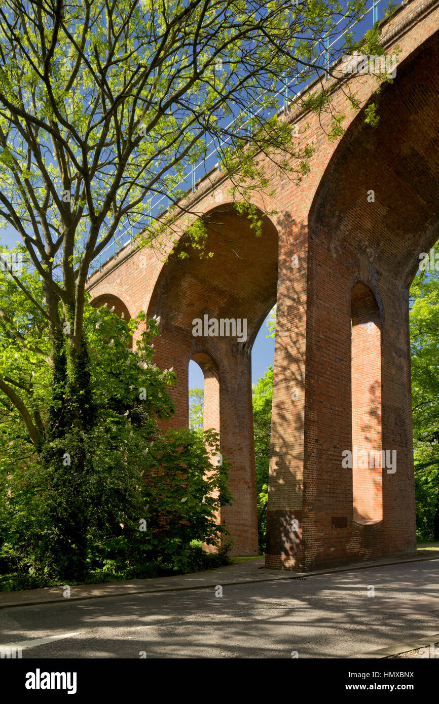 Archi in mattone della Northern line viadotto, Mill Hill Foto Stock