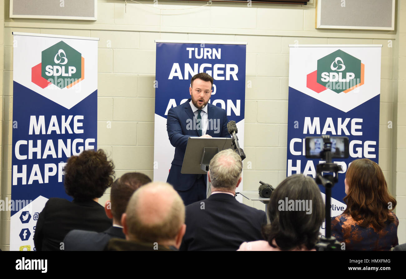 Contea di Armagh, Irlanda. 6 febbraio, 2017. Leader SDLP Colm Eastwood risolve le parti elezione della campagna di lancio a Oxford Island, nella contea di Armagh. Credito: Mark inverno/Alamy Live News Foto Stock