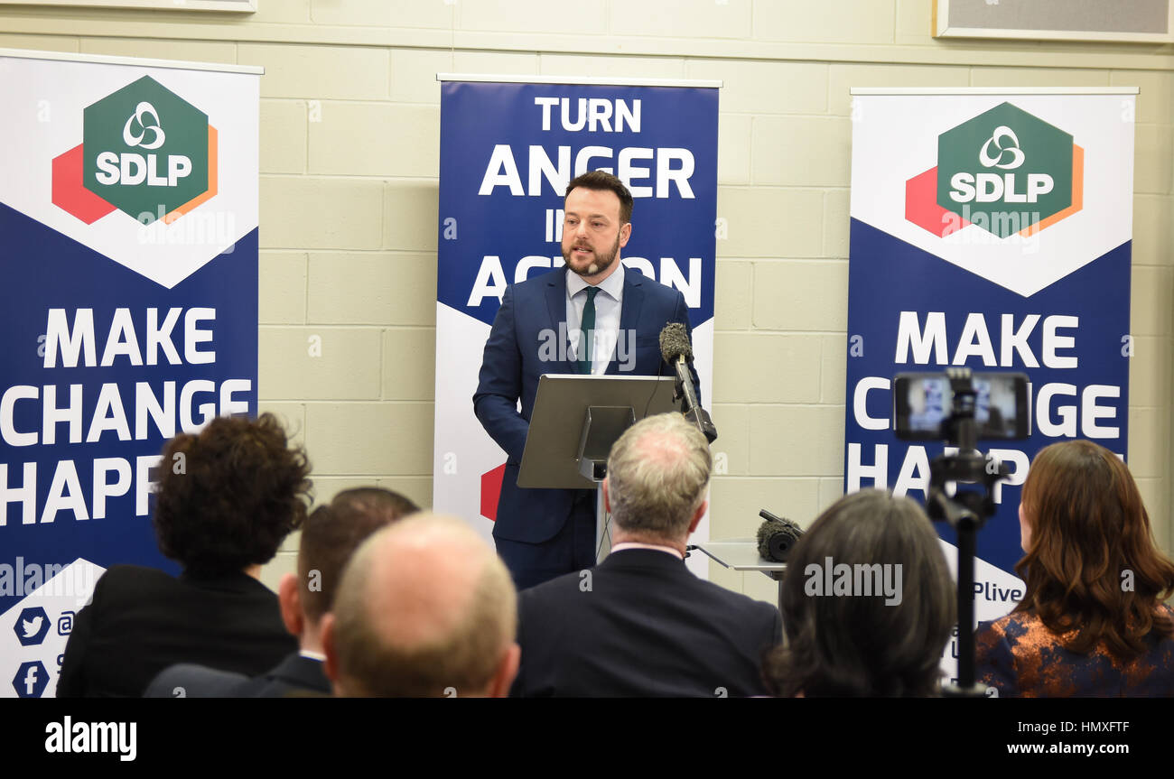 Contea di Armagh, Irlanda. 6 febbraio, 2017. Leader SDLP Colm Eastwood risolve le parti elezione della campagna di lancio a Oxford Island, nella contea di Armagh. Credito: Mark inverno/Alamy Live News Foto Stock