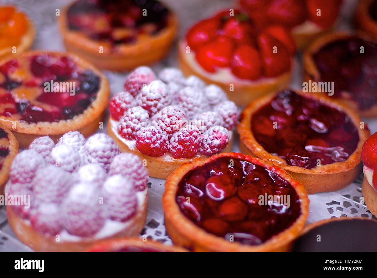 Parigi. Francia., la cucina francese è famosa per la sua pasticceria fresca e prodotti mediterranei Foto Stock