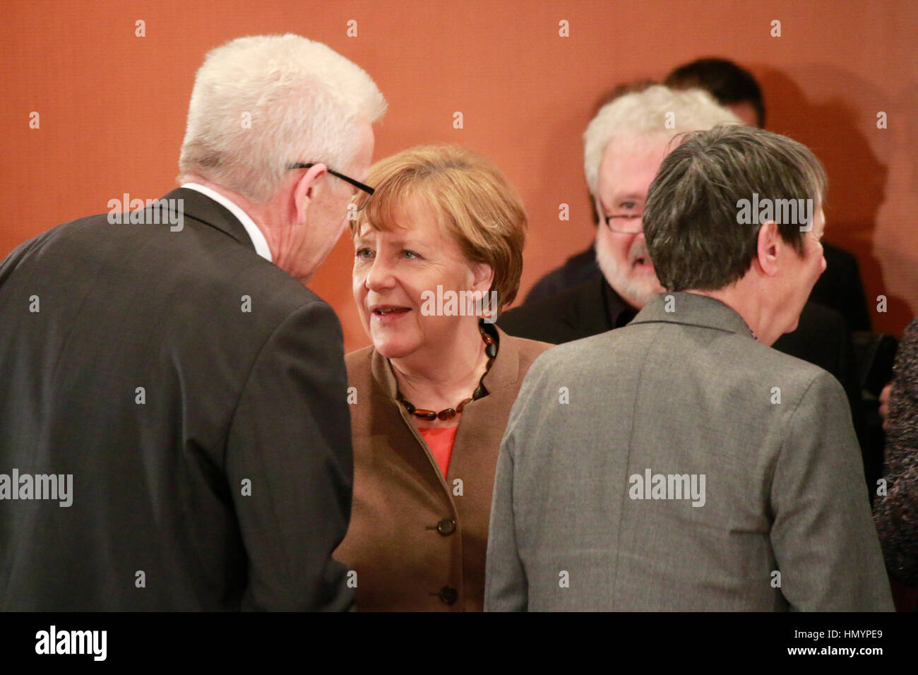 Winfried Kretschmann, BKin Angela Merkel u.a. - Treffen der dt. Bundeskanzlerin mit den Ministerpraesidenten der Bundeslaender, Bundeskanzleramt, 28. Foto Stock