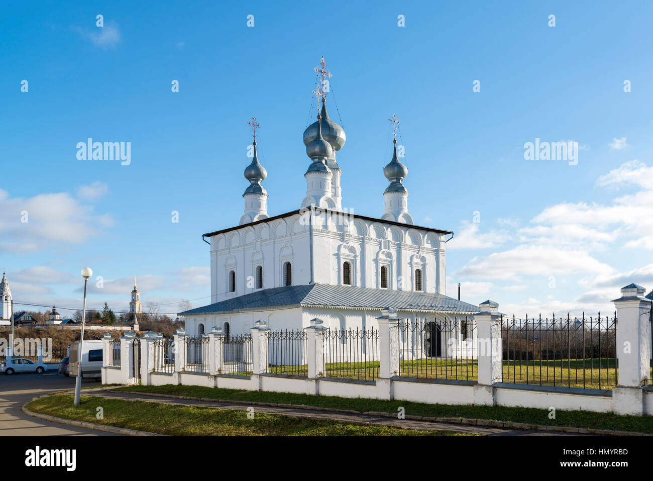 Suzdal, Russia -06.11.2015. Petropavlovskaya Chiesa di Suzdal è stato costruito nel 1694. Anello d'oro della Russia Travel Foto Stock