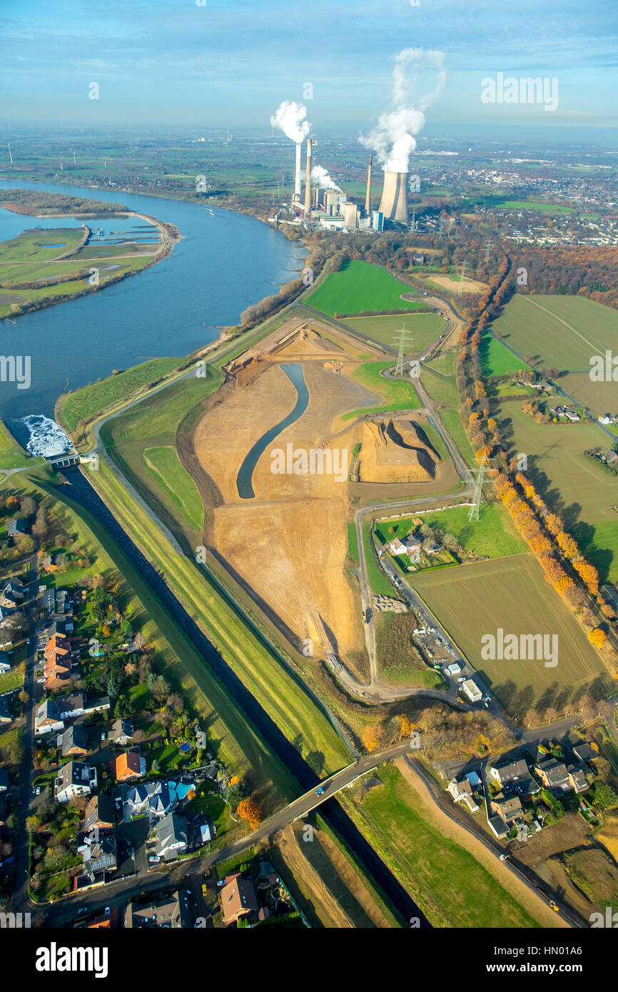 L Emscher che fluisce nel Reno, Rheinaue zone umide, power plant Voerde sul retro, Dinslaken, distretto della Ruhr, Renania settentrionale-Vestfalia Foto Stock