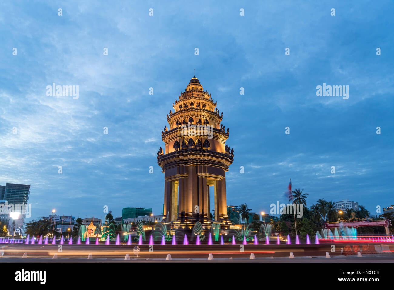 Indipendenza monumento, crepuscolo, Phnom Penh Provincia, Cambogia Foto Stock