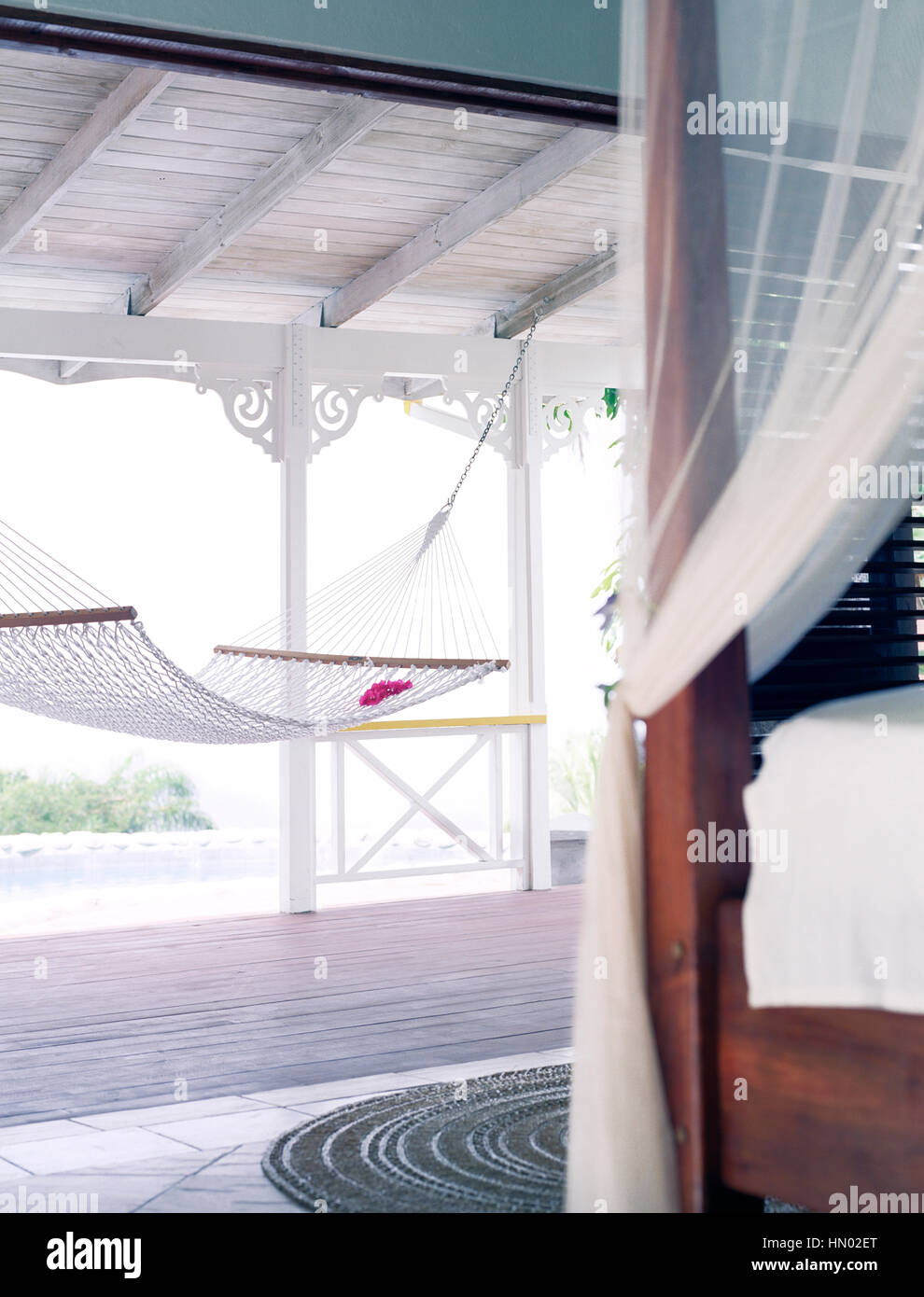 Un amaca privato attende un ospite a Villa Hibiscus a Stonefield Estate Villa Resort di Santa Lucia. Soufriere, St. Lucia. Foto Stock