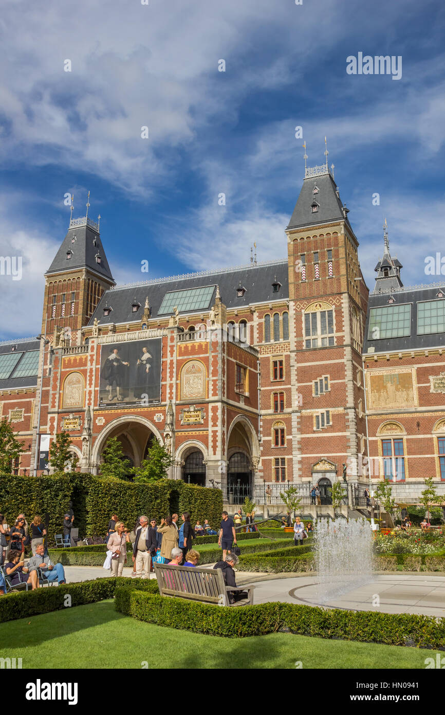 Il museo nazionale e il giardino nel centro di Amsterdam, Olanda Foto Stock