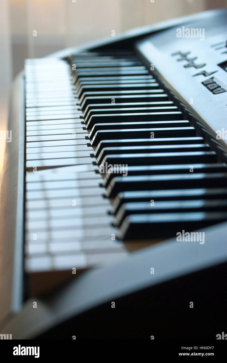 #Pianoforte alla luce Foto Stock