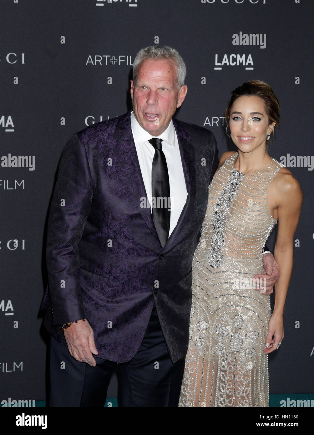 Steve Tisch e Katia Francesconi, arrivano al 2015 LACMA Art + Film Gala il 7 novembre 2015 a Los Angeles, California. Foto di Francesco Specker Foto Stock