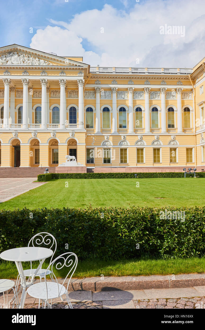 Palazzo Mikhailovsky, edificio principale del Museo Russo, la Piazza delle Arti, Gostinyy Dvor, San Pietroburgo, Russia Foto Stock