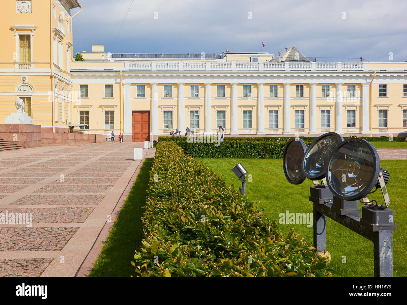 Palazzo Mikhailovsky, edificio principale del Museo Russo, la Piazza delle Arti, Gostinyy Dvor, San Pietroburgo, Russia Foto Stock